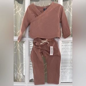 Old Navy 100% cotton size 6-9 months snap shirt and elastic pants set for girls